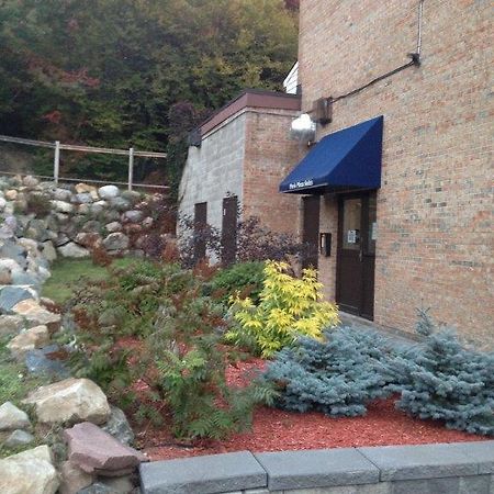 Paris Plaza Διαμέρισμα Elliot Lake Εξωτερικό φωτογραφία
