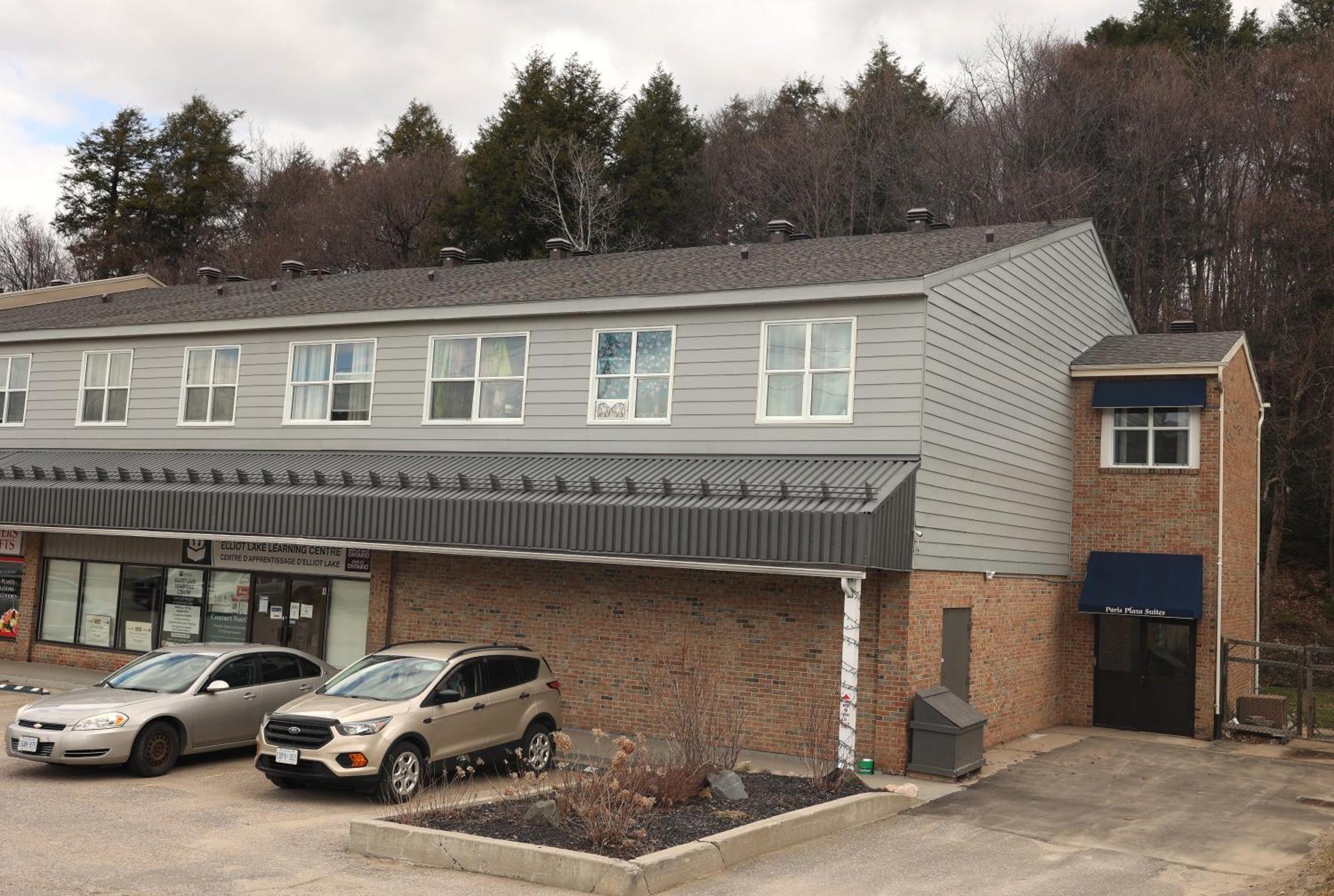 Paris Plaza Διαμέρισμα Elliot Lake Εξωτερικό φωτογραφία