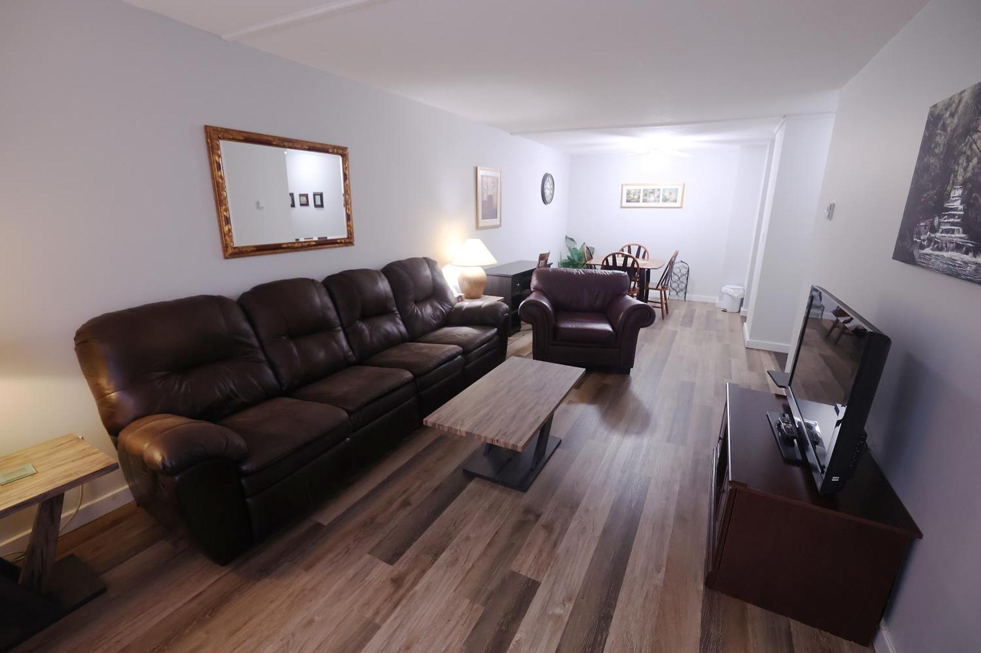 Paris Plaza Διαμέρισμα Elliot Lake Εξωτερικό φωτογραφία